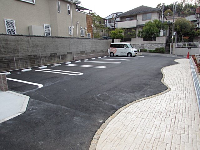 駐車場　車をお持ちの方に嬉しい駐車場付きの物件です