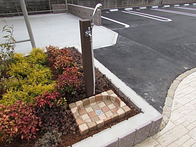 エントランス　落ち着いたエントランスです