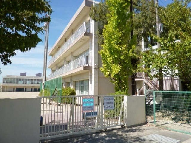 中学校　大治中学校（中学校）まで750m