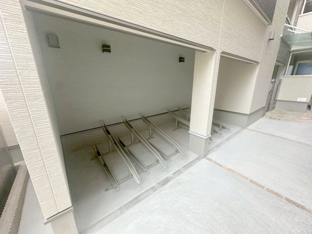 駐車場　敷地内には入居者専用の駐輪スペースもあります。