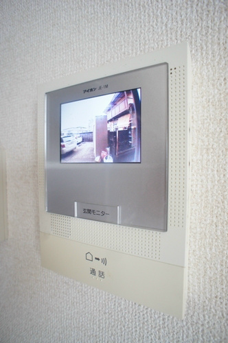 セキュリティ　室内モニターで来訪者を確認できるTVモニターホン