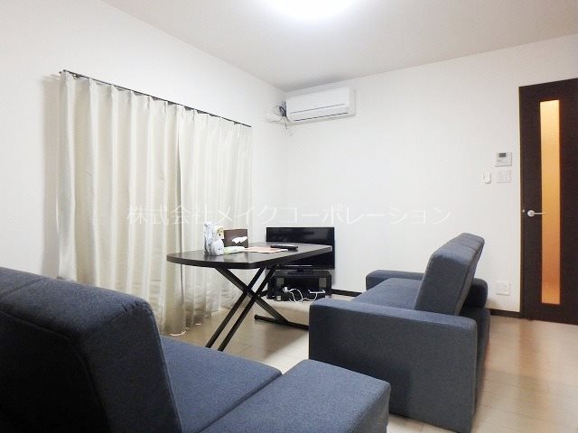 居室・リビング　※参考のため同マンション別部屋の写真を使用しております。