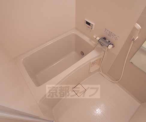 バス・シャワールーム　追い炊き機能付のお風呂です。