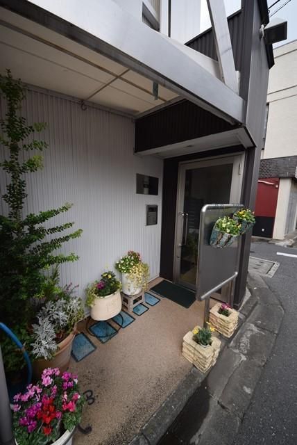 エントランス　★全面改修済み　お洒落なお部屋です★