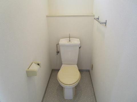 トイレ　同物件別部屋です。