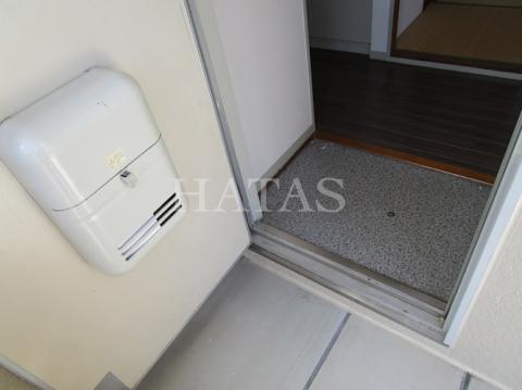 玄関　同物件別部屋です。