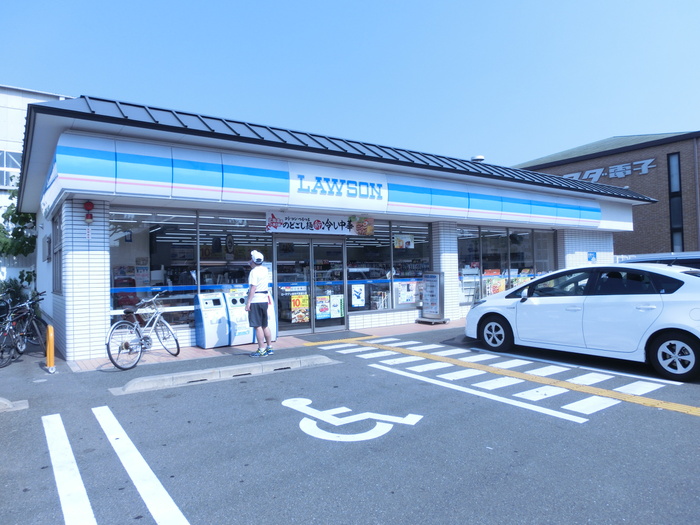 コンビニ　ローソン上鳥羽大宮通り（コンビニ）まで120m