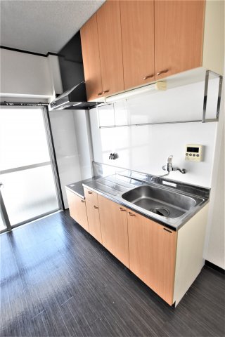キッチン　同物件、別号室の参考写真です。