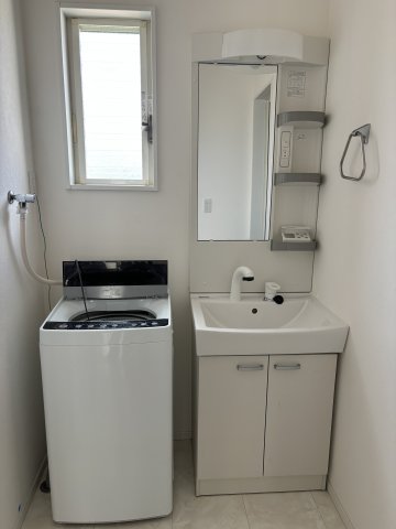 洗面設備　※写真は205号室です。(家電はイメージです) 相違する場合