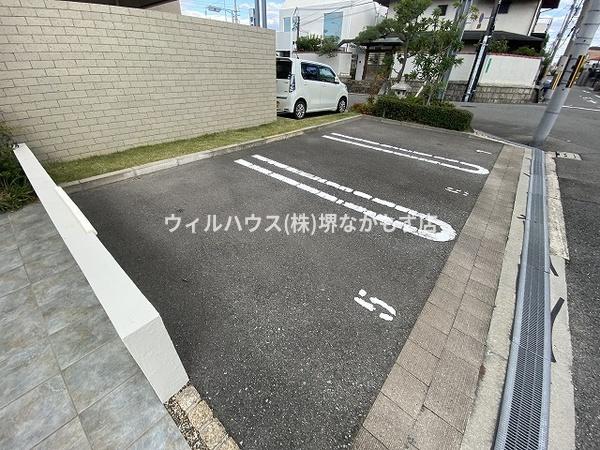 駐車場　敷地内駐車場！