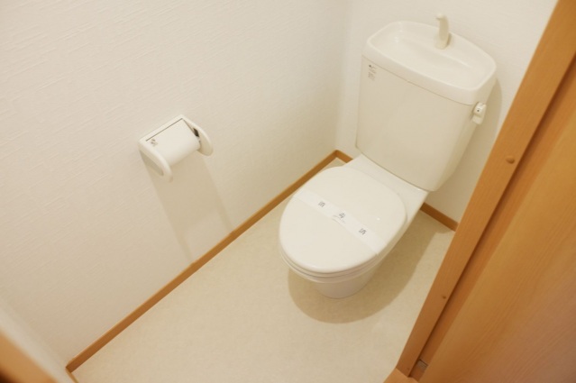 トイレ　別部屋参考画像