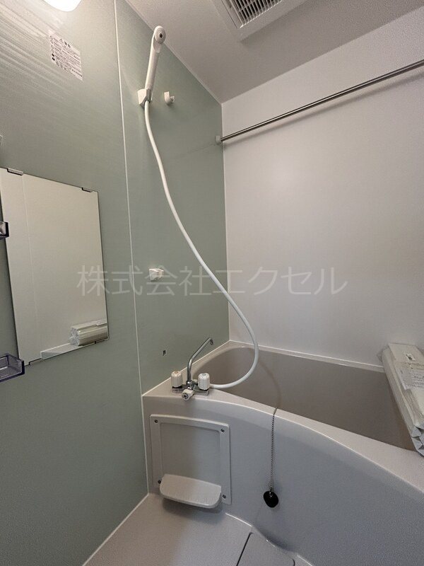 バス・シャワールーム　浴室乾燥機付き♪