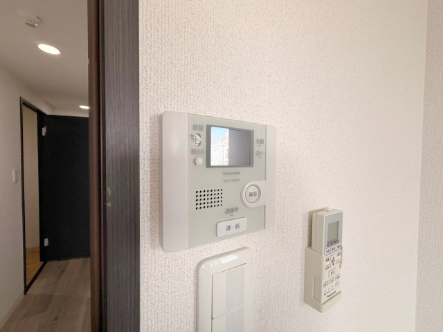 セキュリティ　TVモニターホンで来客が誰か確認してから開けて下さいね