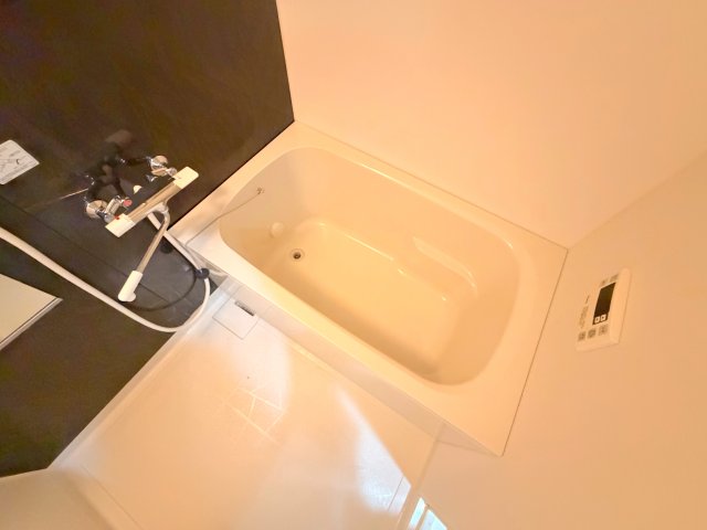 バス・シャワールーム　ゆったりと入るなら、お風呂とトイレとは別々が嬉しいですよね。