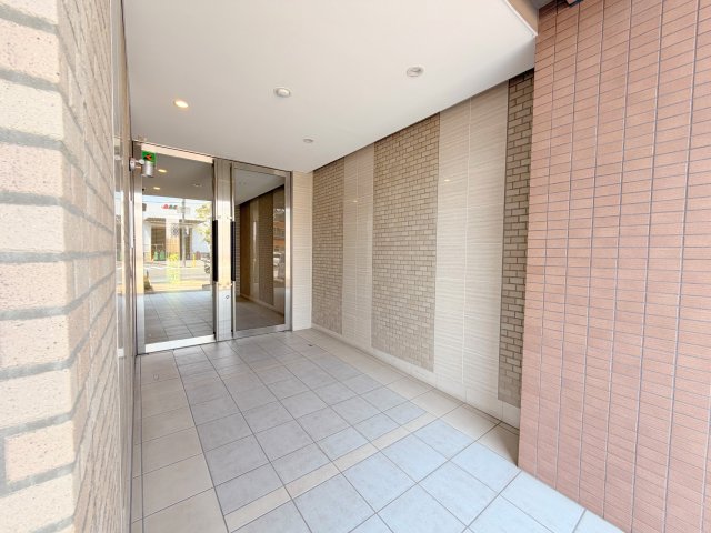 エントランス　綺麗なエントランスです。