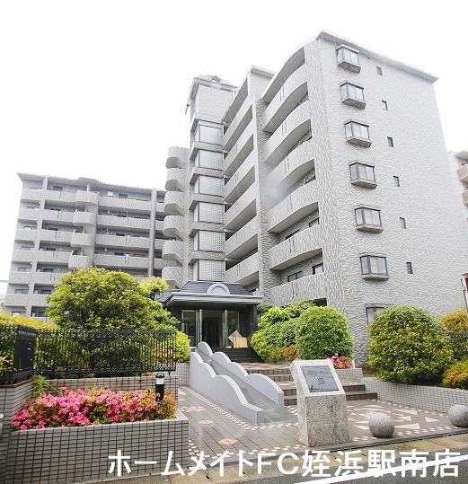 建物外観　★周辺環境良好！バリっとマンション♪★