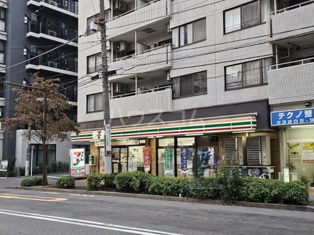 コンビニ　セブンイレブン 新宿若松町店（コンビニ）まで631m