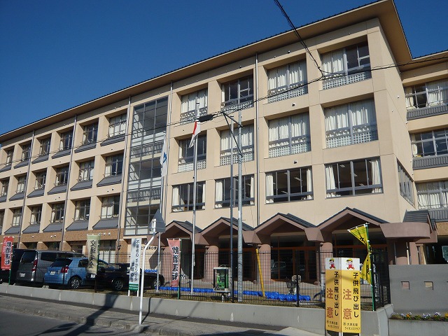 小学校　大津市立 下阪本小学校（小学校）まで480m