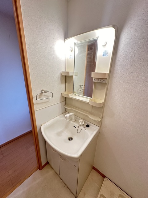洗面設備　別部屋参考写真です