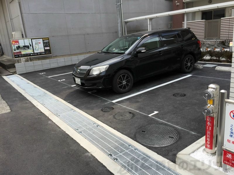 駐車場　駐車場