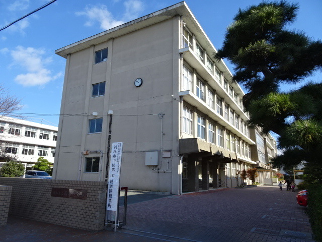 中学校　浜松市立南部中学校（中学校）まで483m