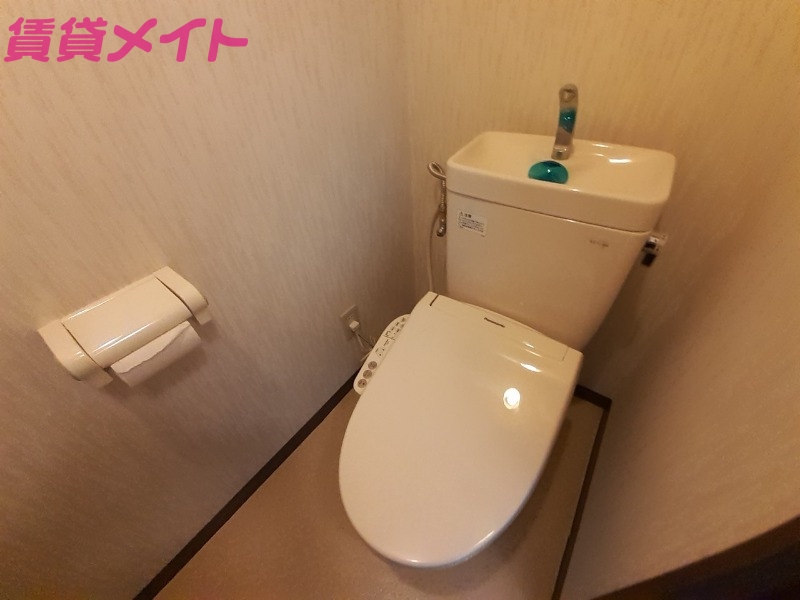 トイレ　同建物別部屋写真です
