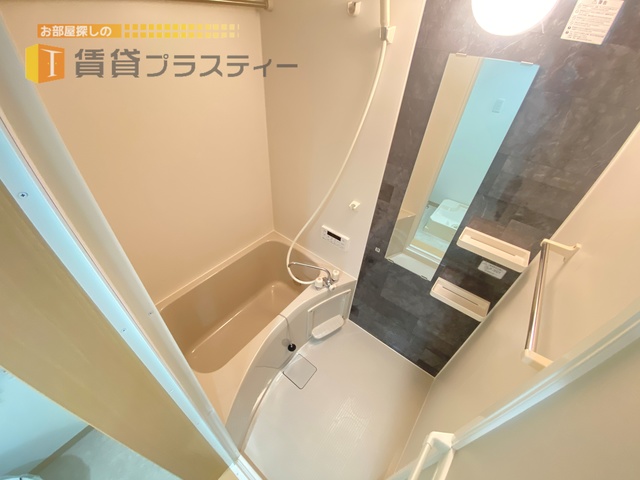 バス・シャワールーム　１日の疲れをバスルームでゆっくりと…。