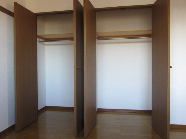 収納　★たっぷり入る大容量のダブルクローゼットです★