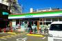 コンビニ　ファミリーマート茨木中総持寺町店（コンビニ）まで212m
