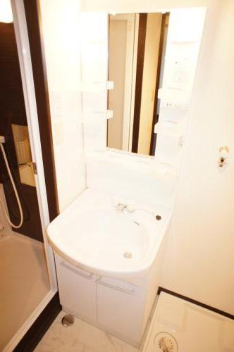 洗面設備　お部屋さがしに独立洗面台は外せませんね