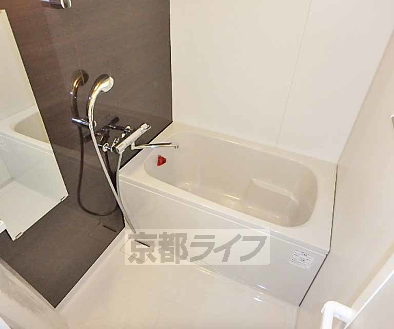 バス・シャワールーム　浴槽入れ替え済みです