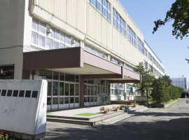 中学校　札幌市立中央中学校（中学校）まで1026m