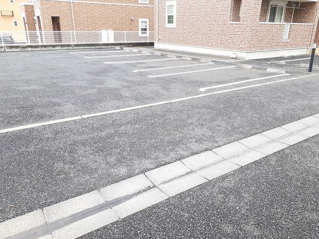 駐車場　駐車場完備です