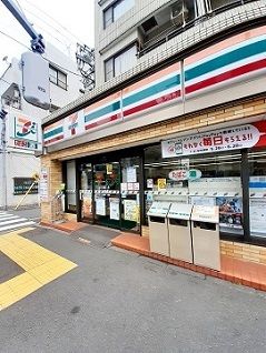 コンビニ　セブン-イレブン北区昭和町店（コンビニ）まで10m