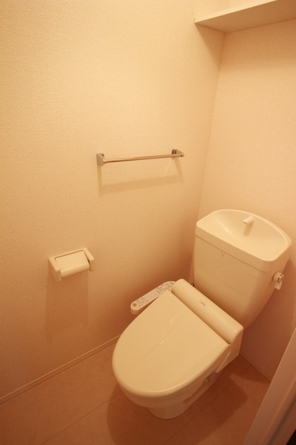 トイレ　写真は別の部屋のものです