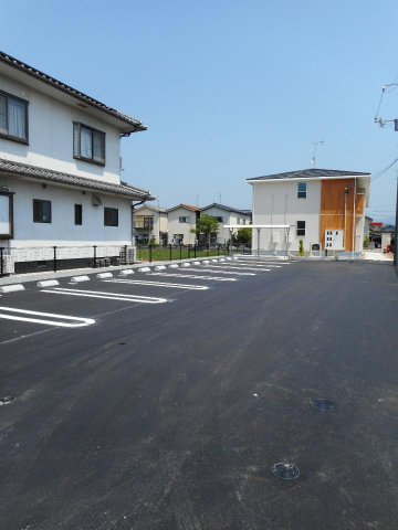駐車場　車をお持ちの方に嬉しい駐車場付きの物件です