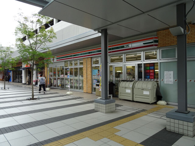 コンビニ　セブンイレブンミューズ高槻店（コンビニ）まで248m