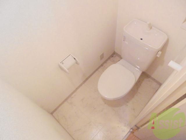 トイレ　落ち着いてこちらのおトイレで用を足してくださいね
