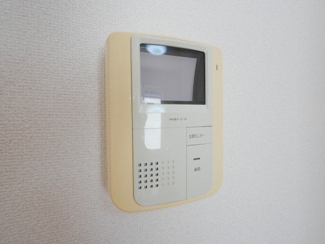 セキュリティ　TVモニター付きインターホンです♪