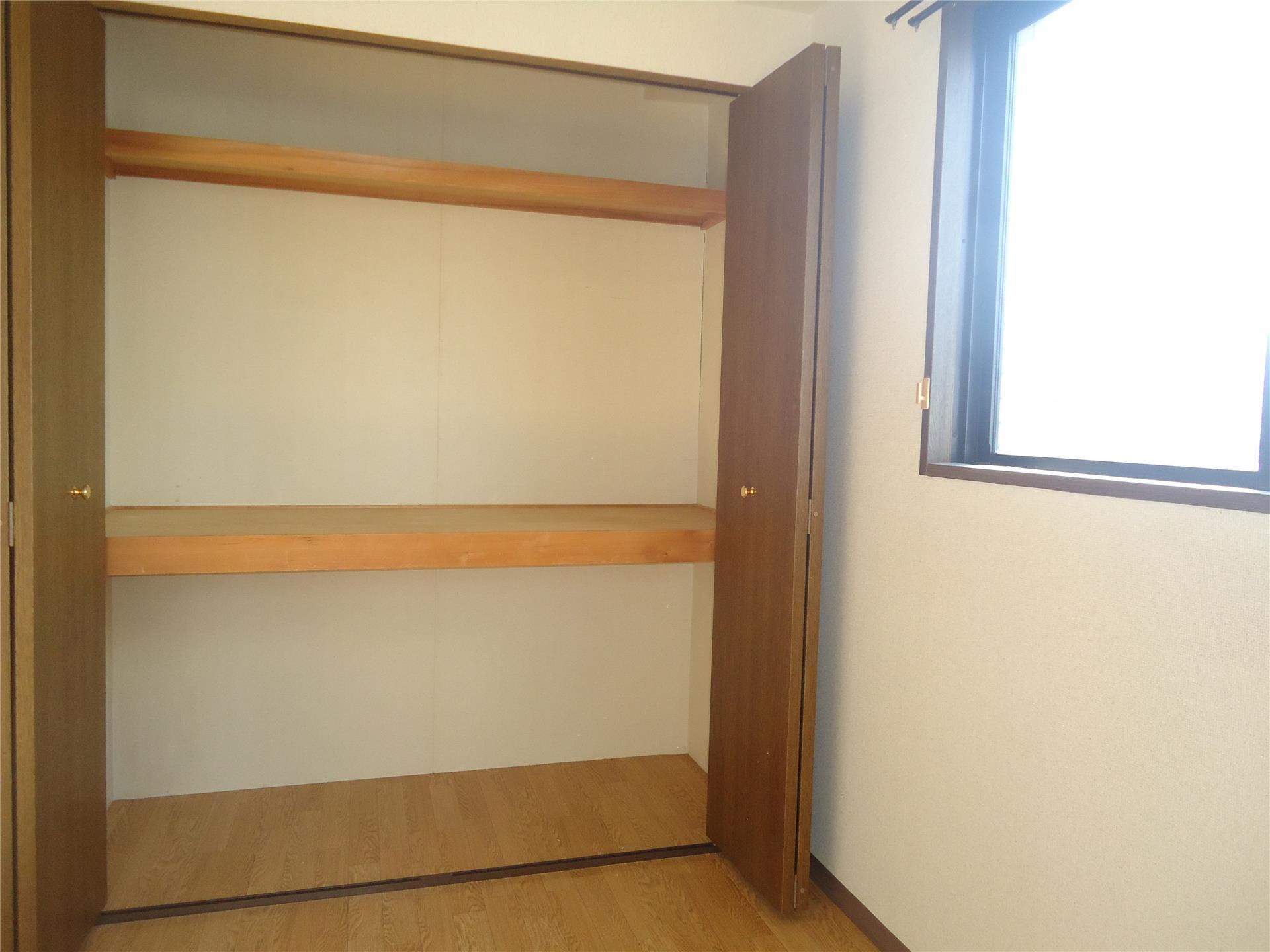 収納　※同物件別室同タイプの写真です。