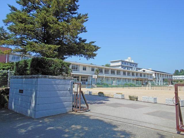 中学校　琴陵中学校（中学校）まで1070m