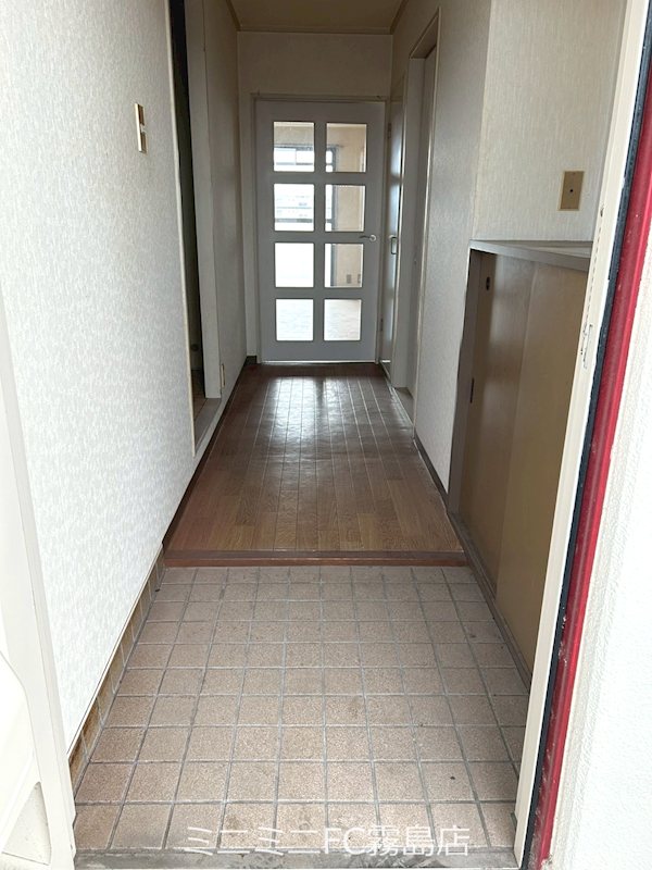 玄関　反転同型