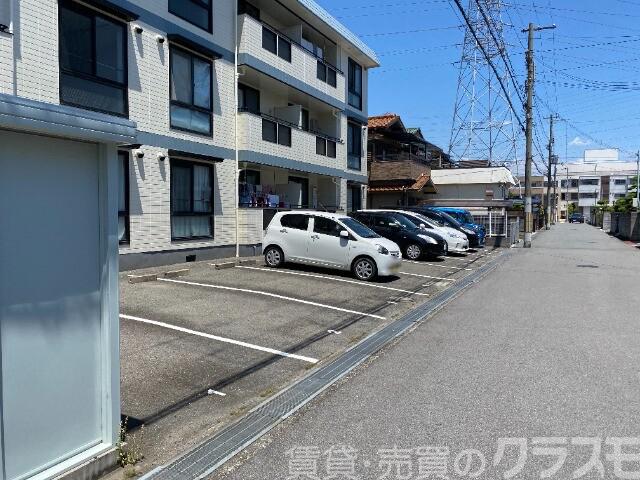 駐車場　敷地内駐車場