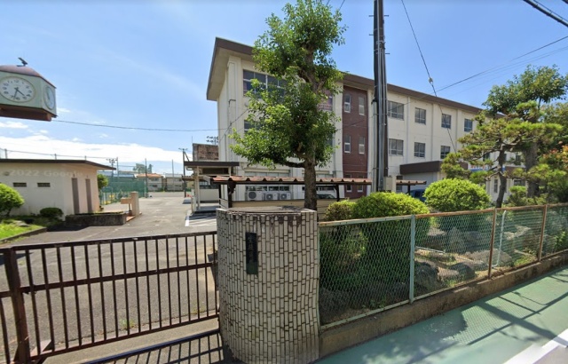 中学校　静岡市立清水第六中学校（中学校）まで1300m