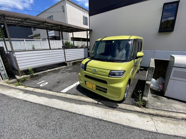 駐車場　敷地内駐車場！