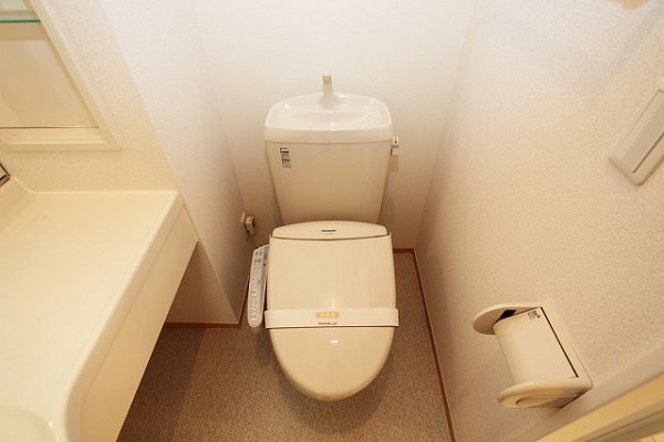 トイレ　温水洗浄便座