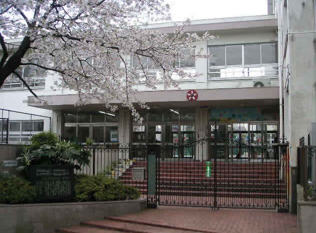 小学校　長谷戸小学校（小学校）まで1090m
