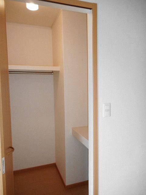 収納　203の画像です。