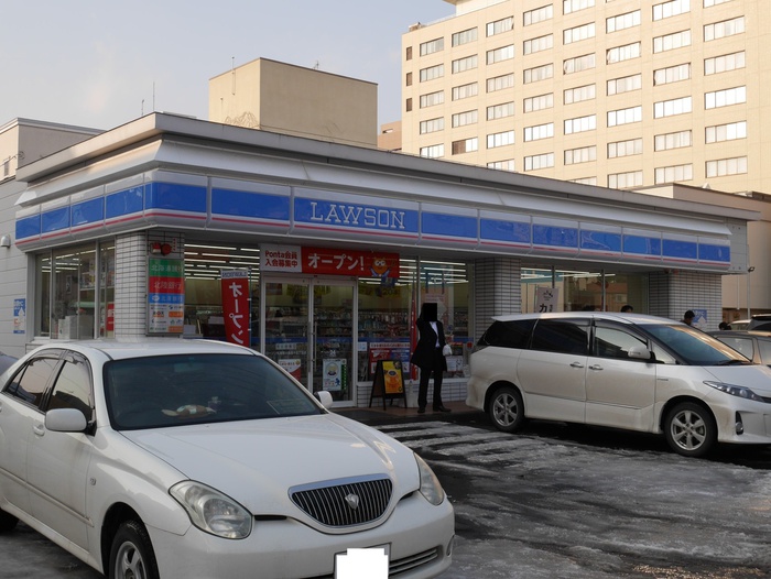 コンビニ　ローソン（コンビニ）まで90m