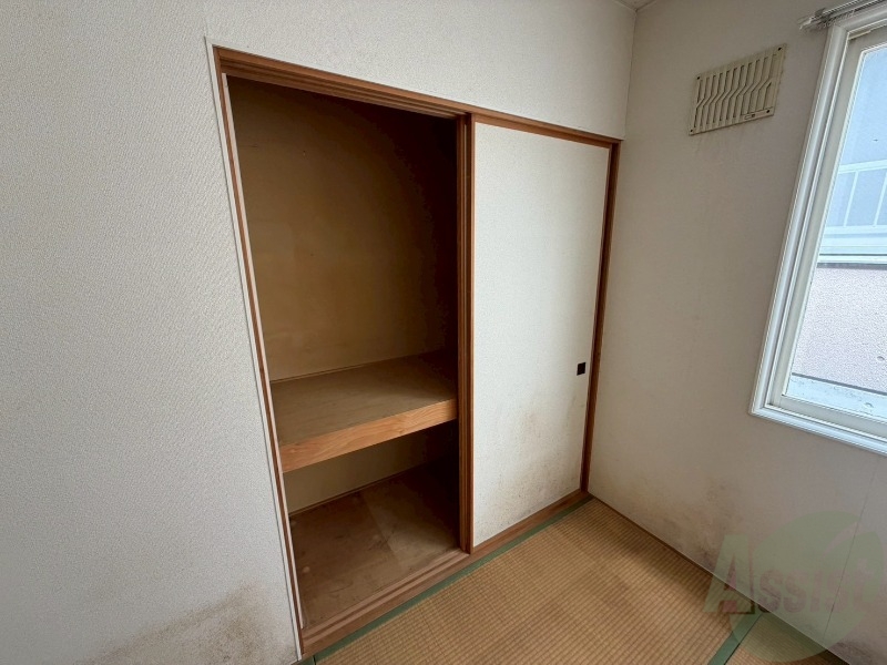 収納　寝室の収納です。部屋がすっきり片付きます。